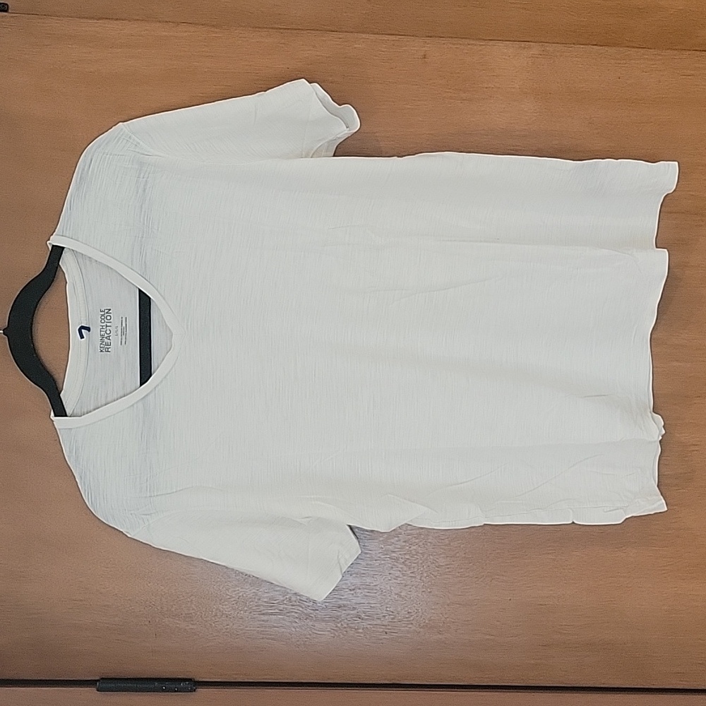 White Kenneth Cole Reaction v-neck tee, large.